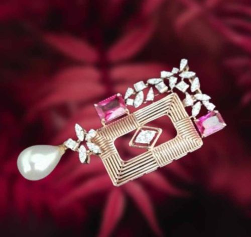 Ladies Gold Pendant, Brand Name : Angelina Casual, Formal