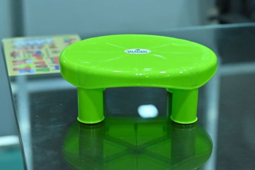 Green Plastic Round Bath Stool, Brand Name : Nilachal for Bathroom