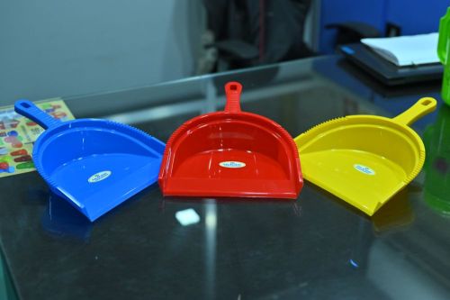 Red Plastic Cleaning Dustpan, Brand Name : Nilachal