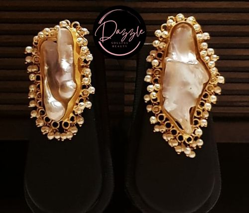 Gold-Plated Alloy Ladies White Pearl Bezel Earpiece