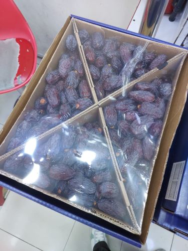 Dates, Color : Dark Brown for Snacking, Baking, Cooking