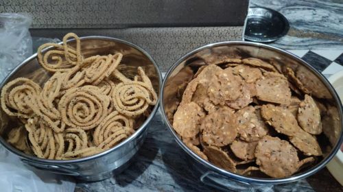 Rice Flour Murukku Varies for Ready To Eat Snack
