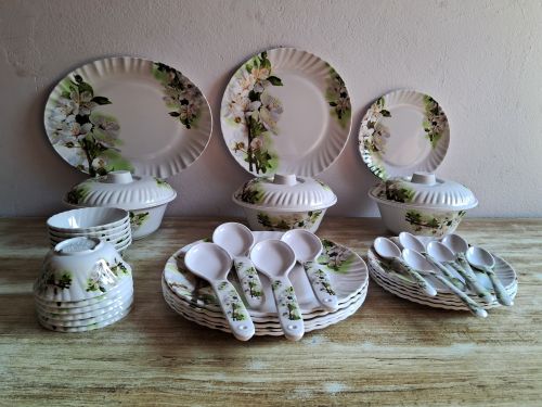 Polished Melamine Dinner Set, Color : White