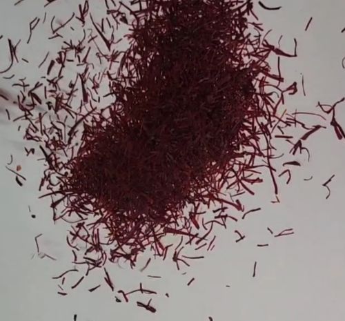 Red Organic Saffron Tukda Food Grade for Cooking, Spices