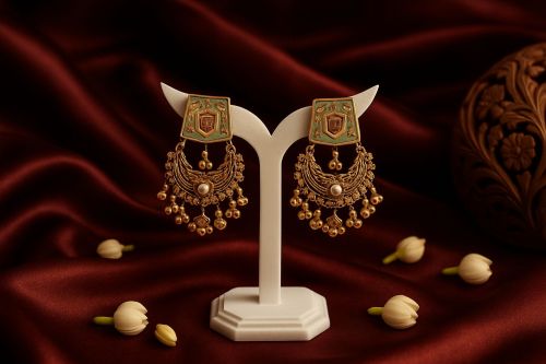 Gold Earrings Standard for Casual Or Formal Occasions