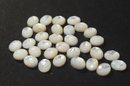 Semi Precious Stones, Color : creamy for Jewellery Use