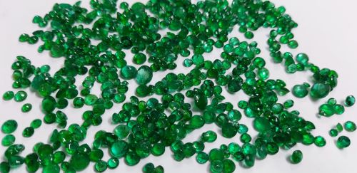 Polished Gemstone Natural Emerald Stone, Color : Green