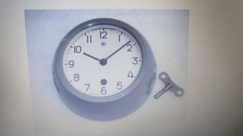 Wall Statue, Shape : Round, Display Type : Analog