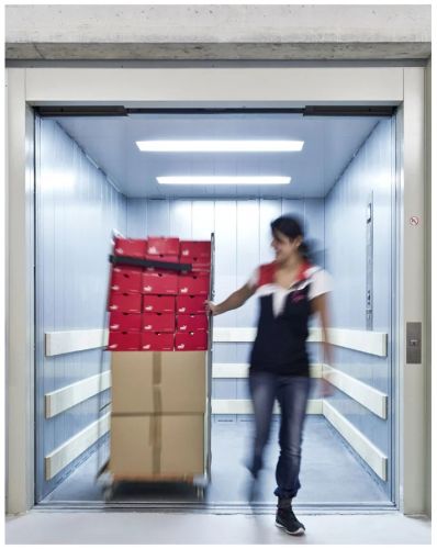 Electric Freight Elevator for Malls, Complex