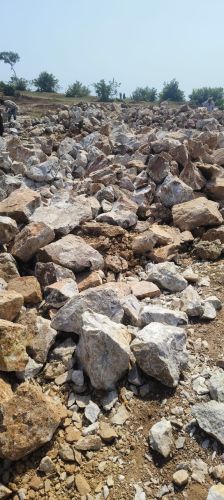 Quartz Lump Boulders, Sizing Material, Packaging Type : Standard