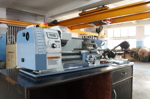 Mini Bench Lathe Machine for Ideal Educational Institute