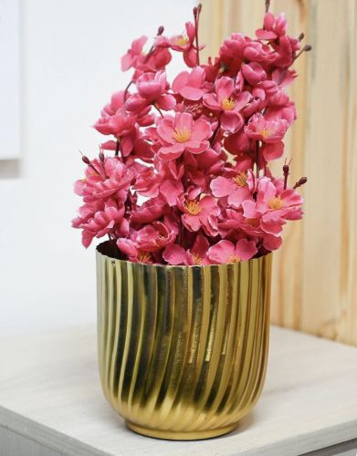 Golden Polished Decorative Vase, Shape : Round Shaped