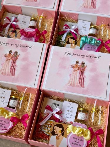 Printed Bridesmaid Gift Hamper, Color : Pink Wedding