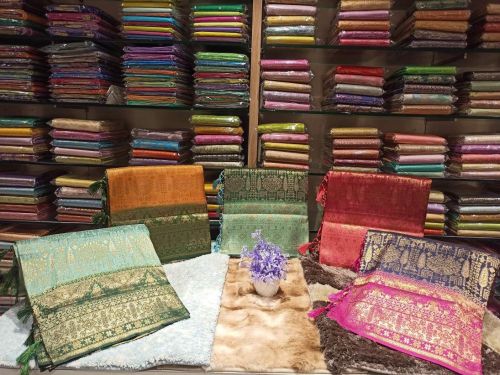 Banarasi Silk Saree, Design : Plain