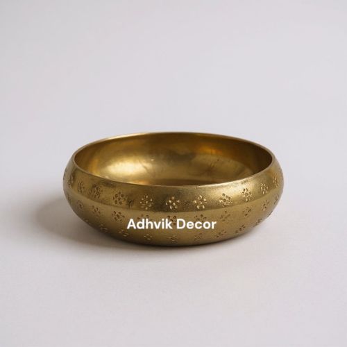 200 Ml Golden Metal Decorative Candle Urli