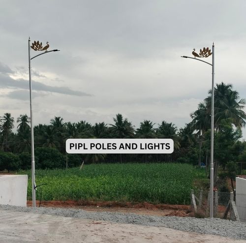 Mild Steel Galvanized Iron Single Arm Peacock Design Pole