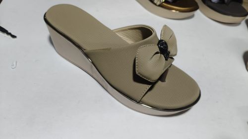 Stylish Platform Wedge Sandal Casual Wear, Brand Name : Arohi