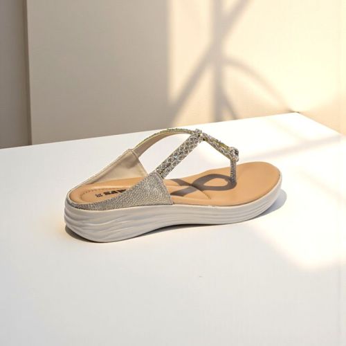Plain Ladies Bridal Chappal, Color : Creamy, Lining Material : PU