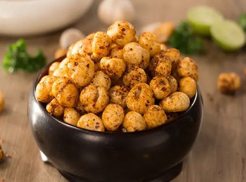 Peri Peri Makhana, Color : Golden, Packaging Type : Pouch