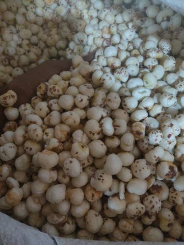 Raw 4 Suta Makhana Call 8591483458 Flakes for Natural