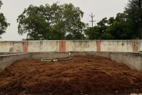 Coco Peat, Color : Red-brown, Form : Powder