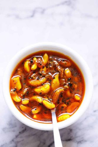 Premium Spices Spicy Garlic Pickle, Packaging Type : Jar for Side Dish