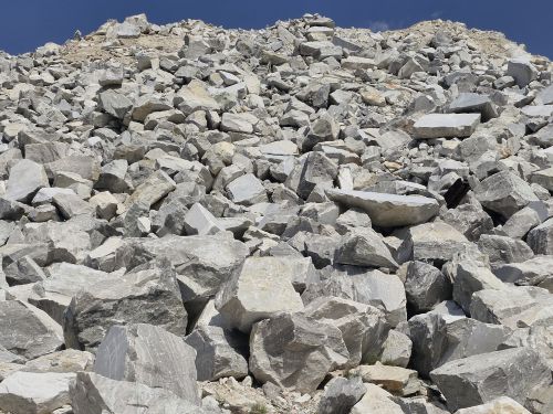 Dolomite Lumps, Color : Grey, Grade : Industrial Grade
