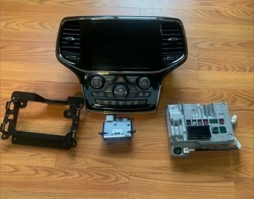 Jeep Grang Cherokee Touch Screen Carplay Radio GPS Navigation Receiver