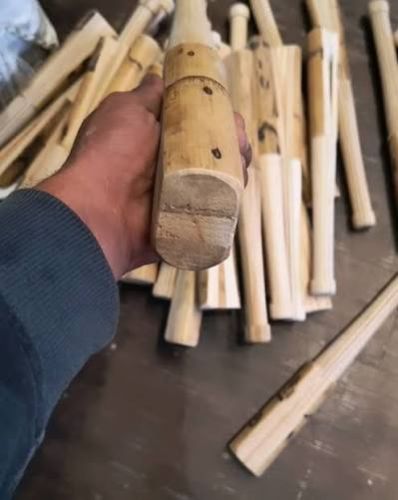 Chemical Coated Wood Bdm Cricket Bat Handle for Playing