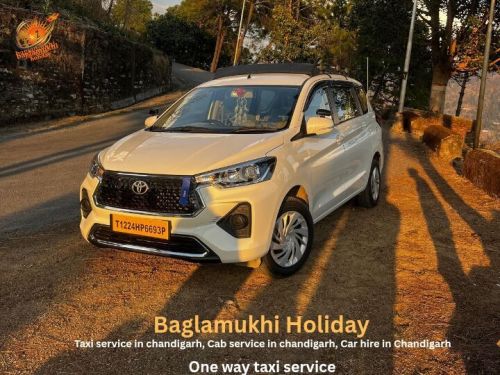 Chandigarh Taxi Service, Seating Capacity : 6-seater