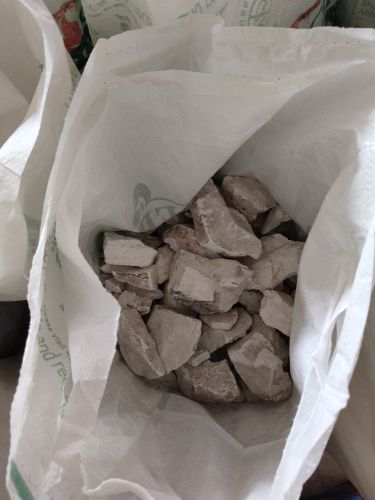 Quick Lime Lumps Wet