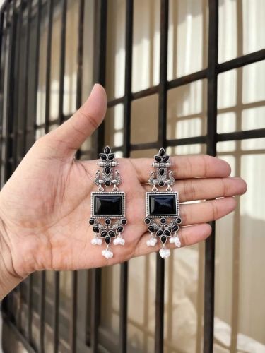 Artificial Earrings, Color : Grey Common Party Wear