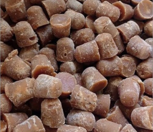 Natural Brownish Jaggery Cubes, Packaging Size : 500g, 50kg