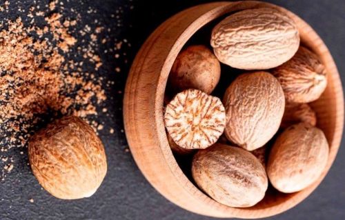 Nutmeg, Color : Brown for Cooking