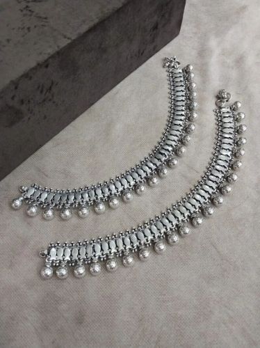 Antique Big Rawa Balls Rajwada Silver Payal in Fish Design
