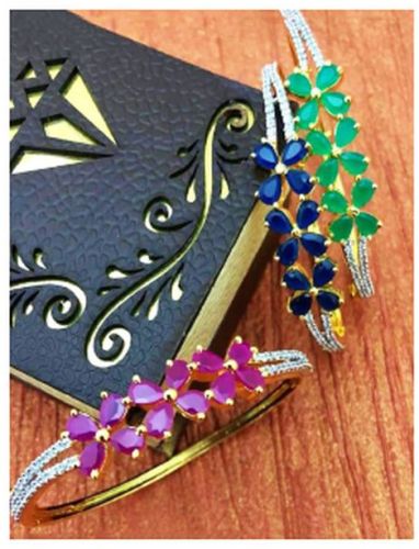 High-quality Alloy Flower Crystal Stone Fancy Bracelet