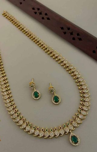 Brass Traditional Gold Plated Necklace Set, Color : Golden