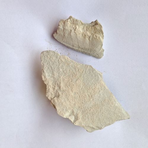 China Clay Lumps, Color : White Dried, Packaging Size : 25kg