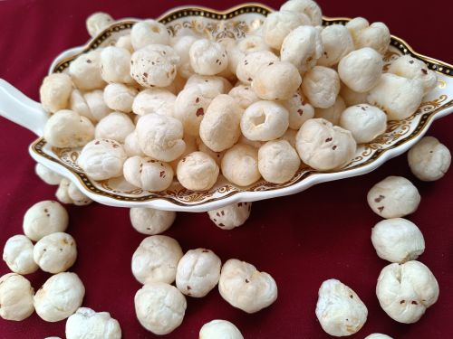 4 Plus Suta Phool Makhana Flakes for Human Consumption