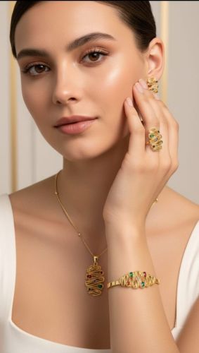 Metal Alloy Artificial Multi Stone Cluster Pendant Set