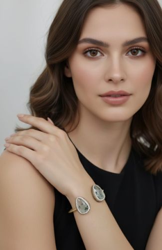 Victorian Style Artificial Diamond Cuff Bracelet, Color : Pink