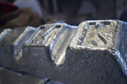 Grey Rectengular Virgin Zinc Alloy Ingot, For Construction, Household Repair, Purity : 95%