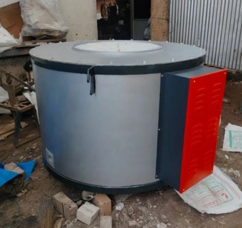 Automatic Aluminum Melting Cum Holding Furnace, Voltage : 220V