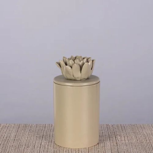 Waterlily Pond (cream) Ceramic Scented Jar Candle