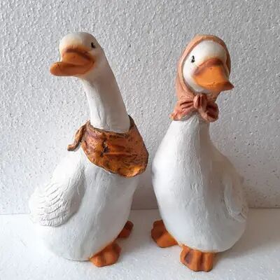 Resin Scarf Duck Show Piece, Packaging Type : Box