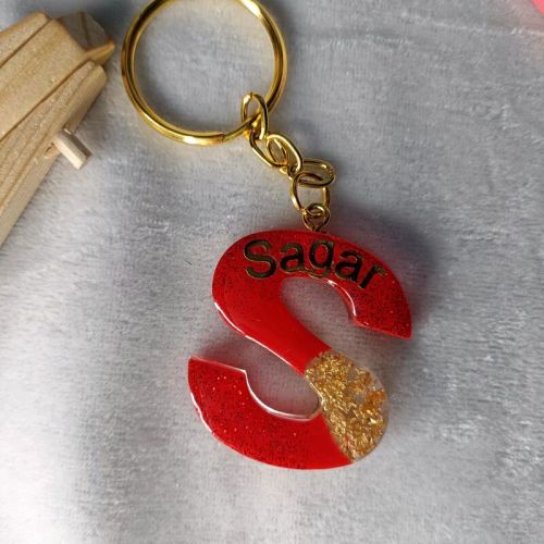 Customized Golden Red Resin S Alphabate Keychain With Name