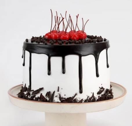 Whipped Cream Delightful Black Forest Cake, Color : Red