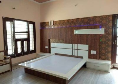 Plain Wooden Bed, Color : Creamy For Home, Hotel