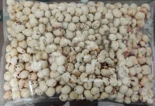 Makhana, Shape : Round, Packaging Type : Plastic Packat