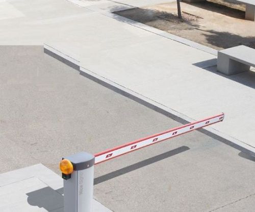 Polished Polycarbonate Traffic Automatic Barrier Gate for Road Safety